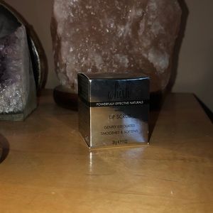 Whish Lip scrub in Vanilla